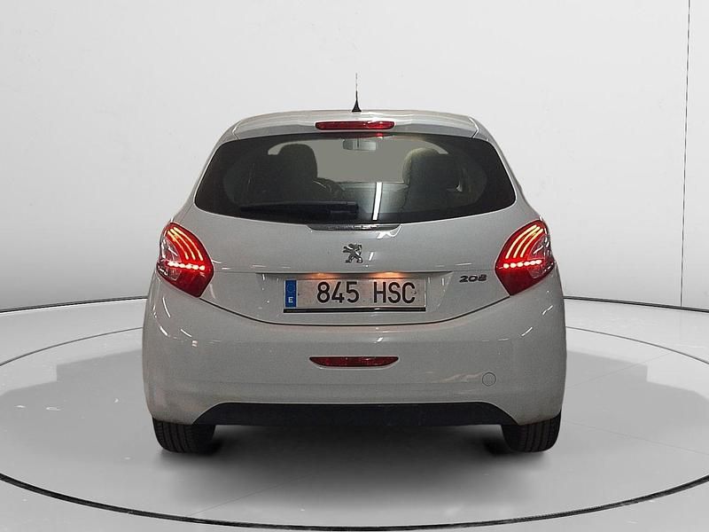 Usado Peugeot 208 Active 82 CV (60 kW) 2013 Blanco Utilitario
