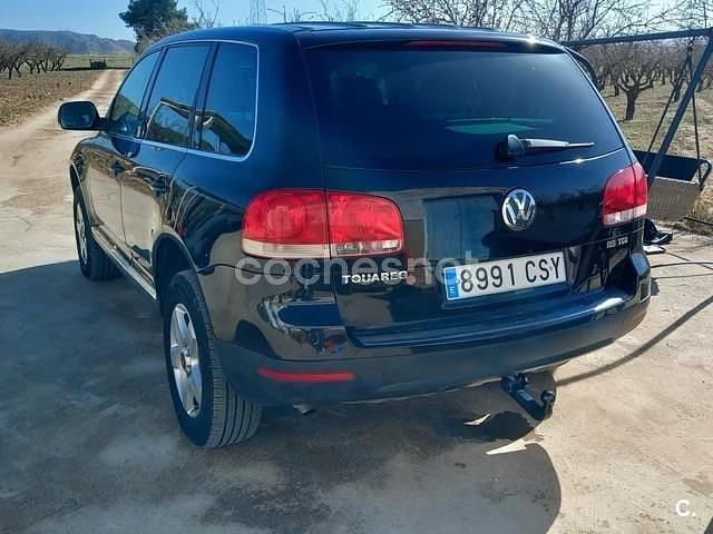 Usado VW Touareg R 174 CV (127 kW) 2004 Negro SUV