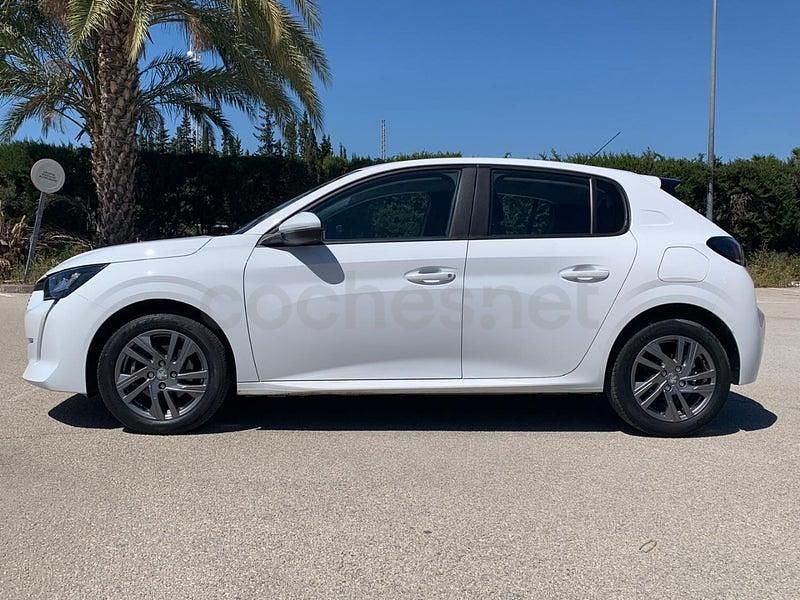 Usado Peugeot 208 Active 100 CV (73 kW) 2021 Blanco Utilitario