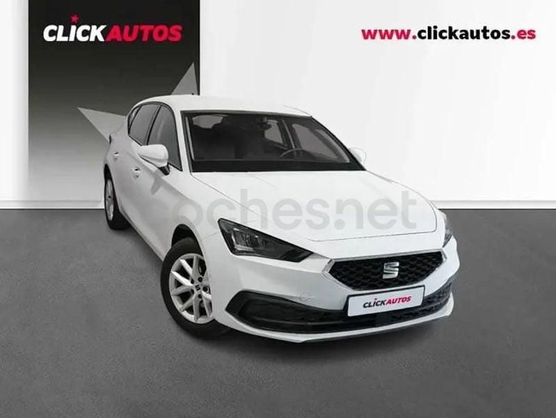 Usado Seat Leon Style 150 CV (110 kW) 2025 Blanco Berlina