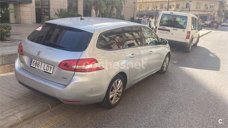 Usado Peugeot 308 SW Style 120 CV (88 kW) 2015 Gris / plata Familiar