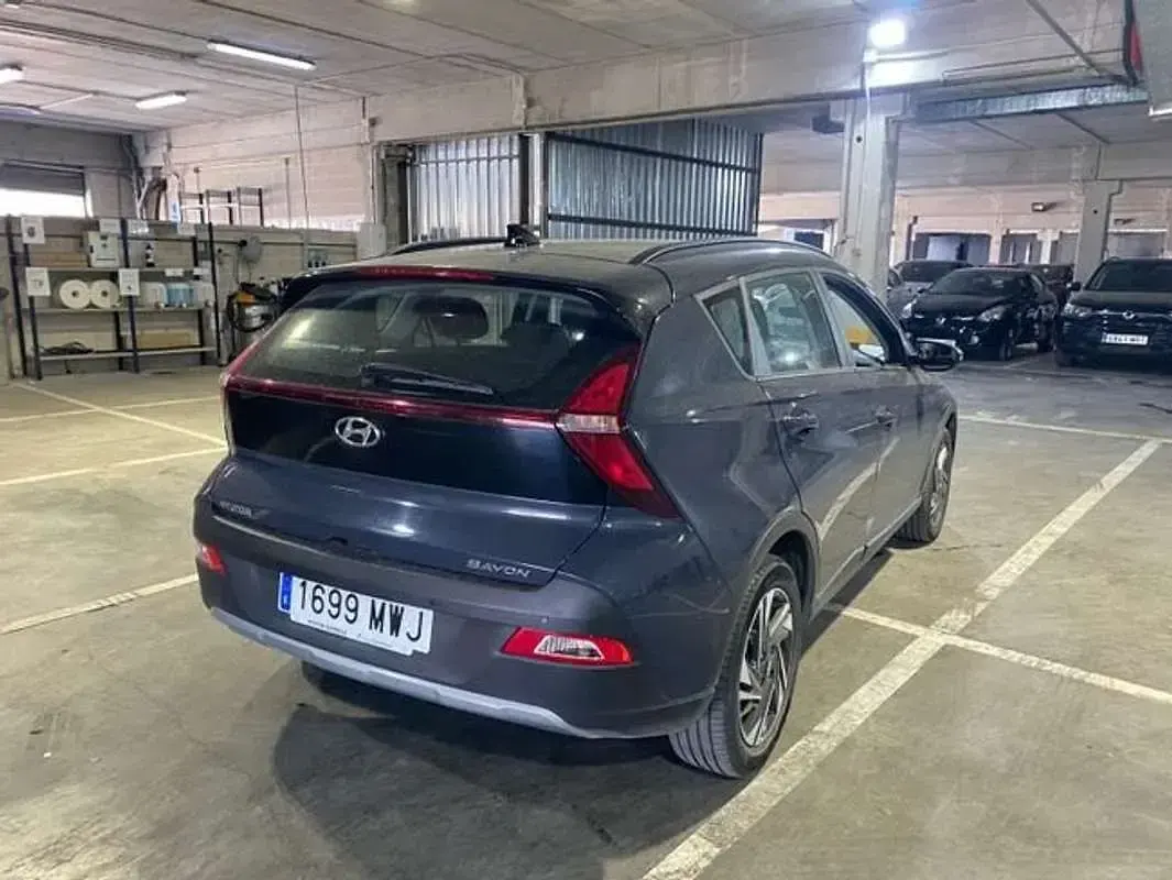 Usado Hyundai Bayon 80 CV (58 kW) 2024 Gris SUV