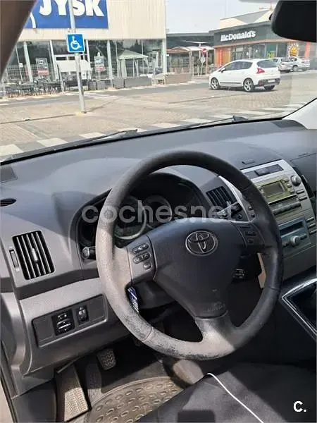 Usado Toyota Corolla Verso Sol 116 CV (85 kW) 2004 Gris / plata Monovolumen