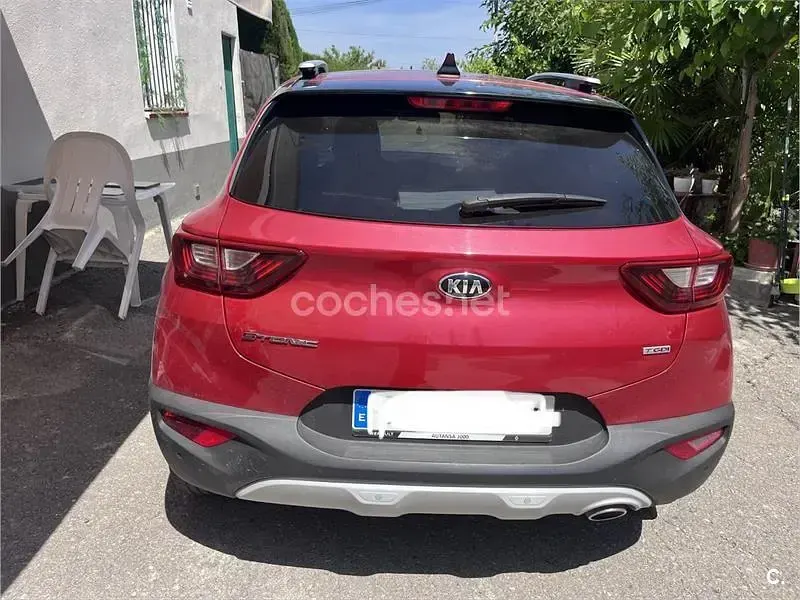 Usado Kia Stonic 100 CV (73 kW) 2020 Rojo SUV
