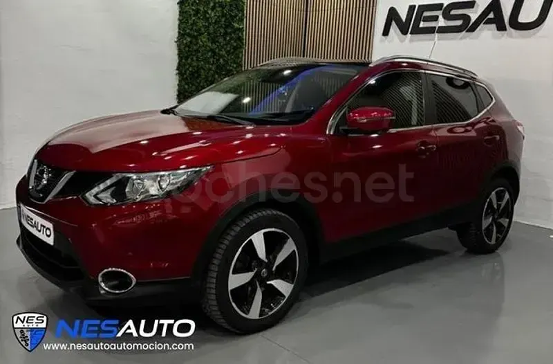 Usado Nissan Qashqai N-Connecta 116 CV (85 kW) 2017 Rojo SUV