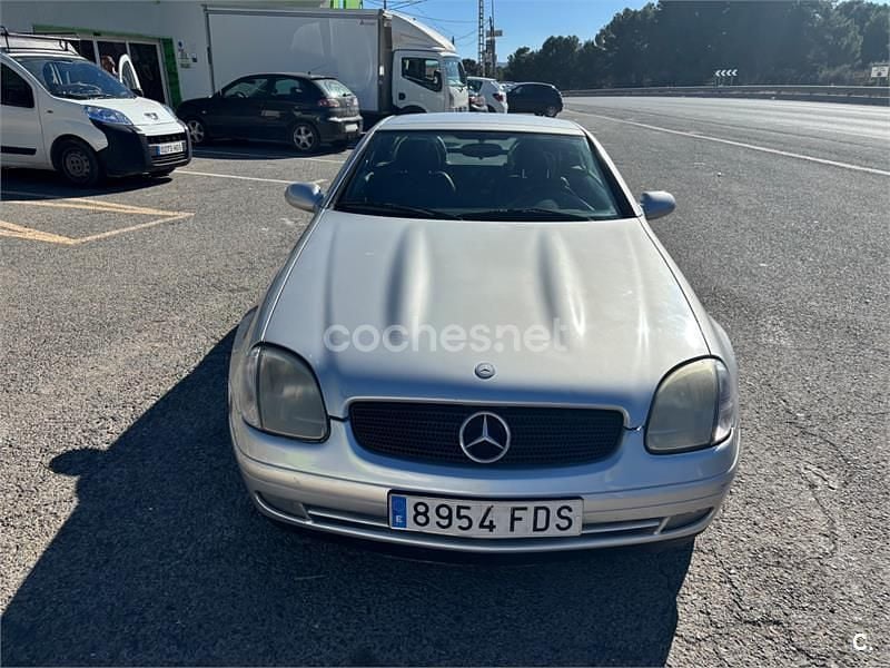 Usado Mercedes SLK230 193 CV (141 kW) 1998 Gris / plata Descapotable