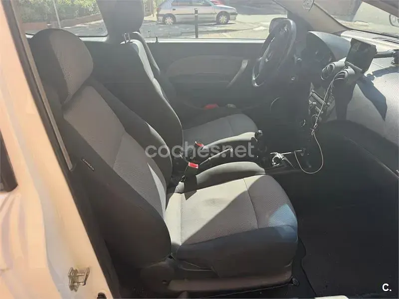Usado Chevrolet Aveo LS 84 CV (61 kW) 2010 Blanco Berlina