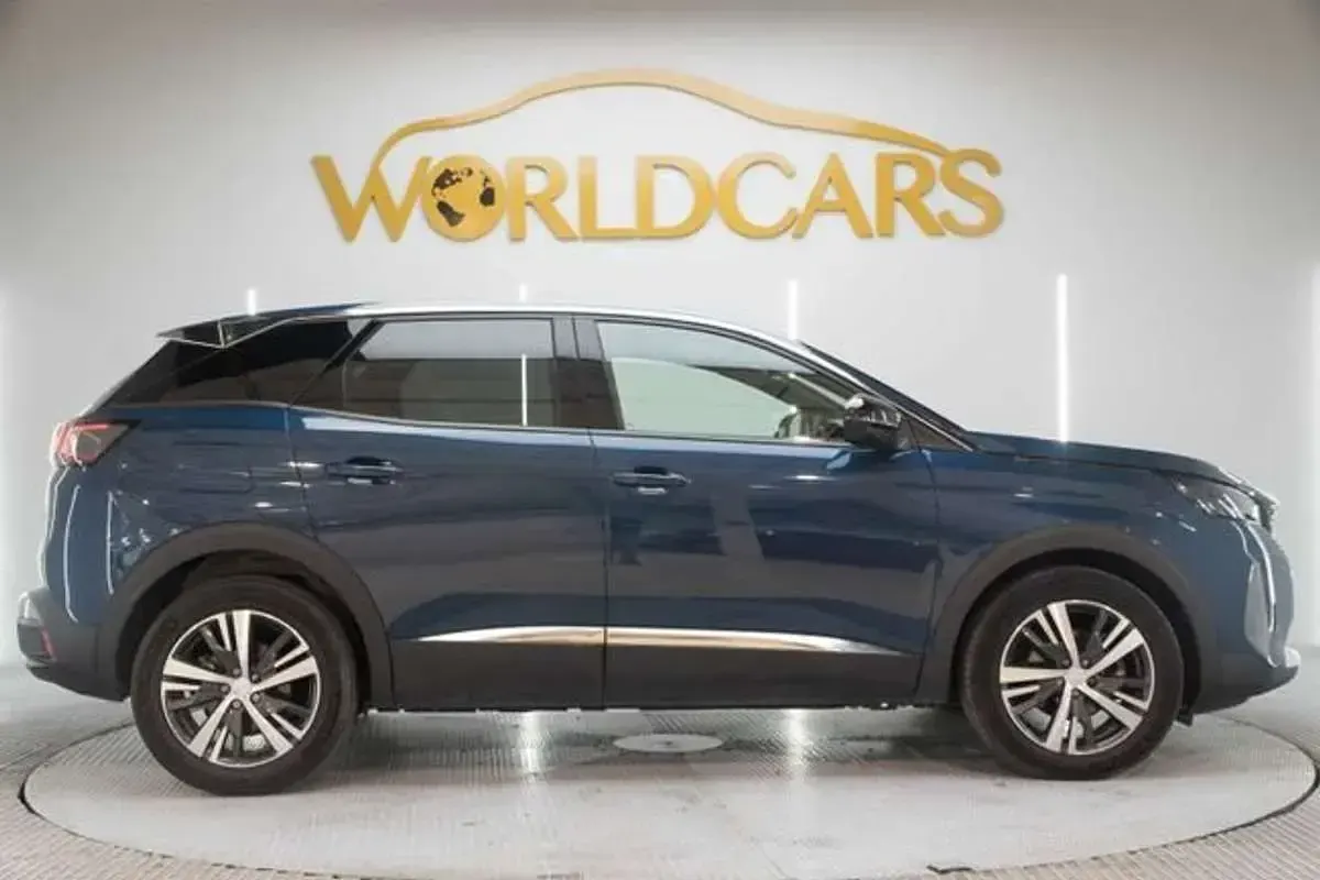 Usado Peugeot 3008 GT 131 CV (96 kW) 2024 Azul SUV