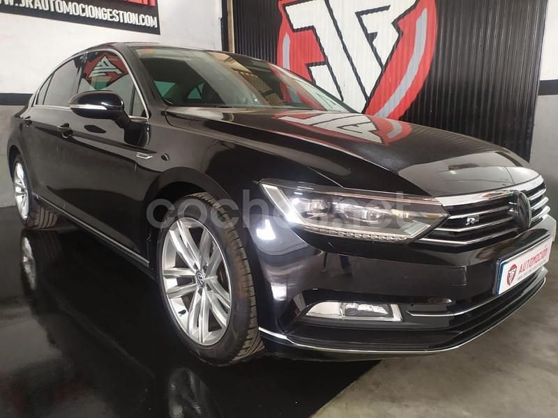 Negro Usado 2016 VW Passat Sportline Berlina | 14.999 € (Precio justo) - Imagen 1/4