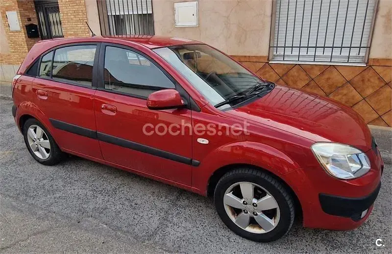 Usado Kia Rio EX 110 CV (80 kW) 2007 Rojo Berlina