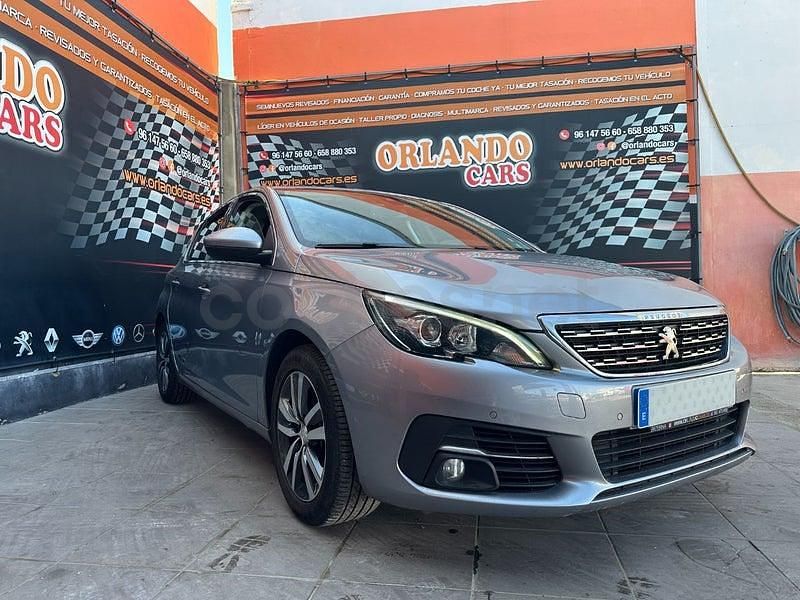 Usado Peugeot 308 Allure 110 CV (80 kW) 2019 Gris / plata Berlina