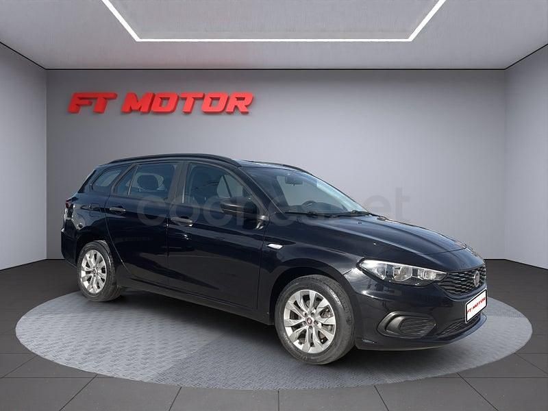 Usado Fiat Tipo Lounge 120 CV (88 kW) 2019 Negro Familiar