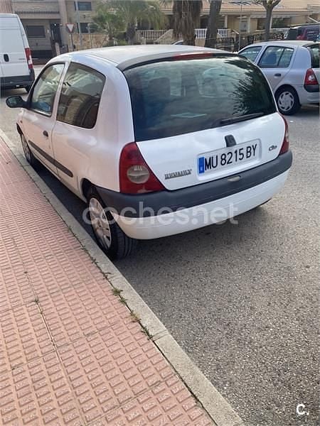 Usado Renault Clio II 65 CV (47 kW) 1999 Blanco Berlina