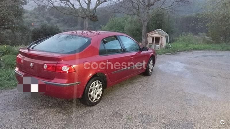 Usado Renault Laguna II Privilege 120 CV (88 kW) 2006 Rojo Berlina