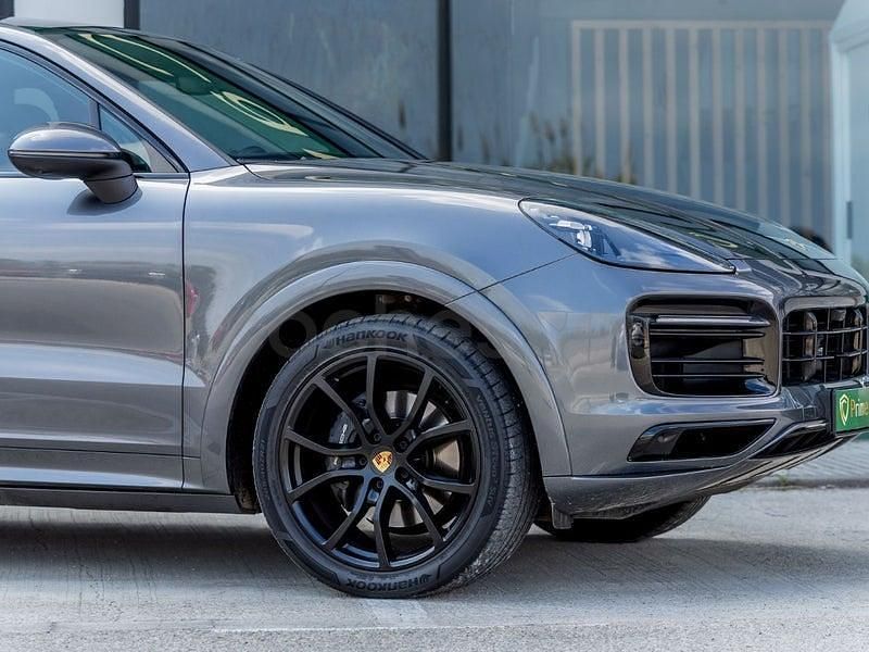 Usado Porsche Cayenne 462 CV (339 kW) 2020 Gris / plata SUV