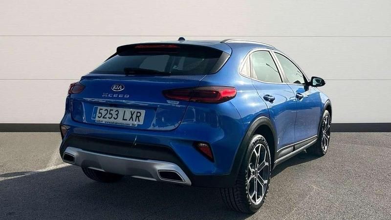 Usado Kia XCeed 162 CV (119 kW) 2022 Plateado SUV