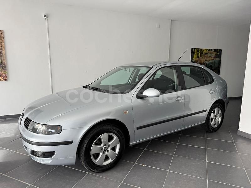 Gris / plata Usado 2005 Seat Leon Berlina | 4800 € (Un poco caro) - Imagen 1/4