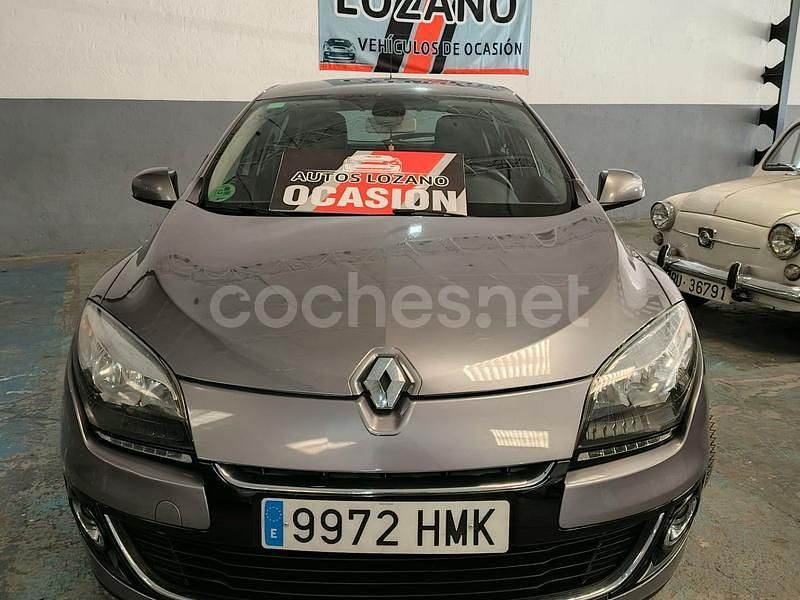 Gris / plata Usado 2014 Renault Mégane Bose Edition Berlina | 7400 € - Imagen 1/4