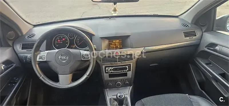 Usado Opel Astra Enjoy 120 CV (88 kW) 2005 Gris / plata Berlina