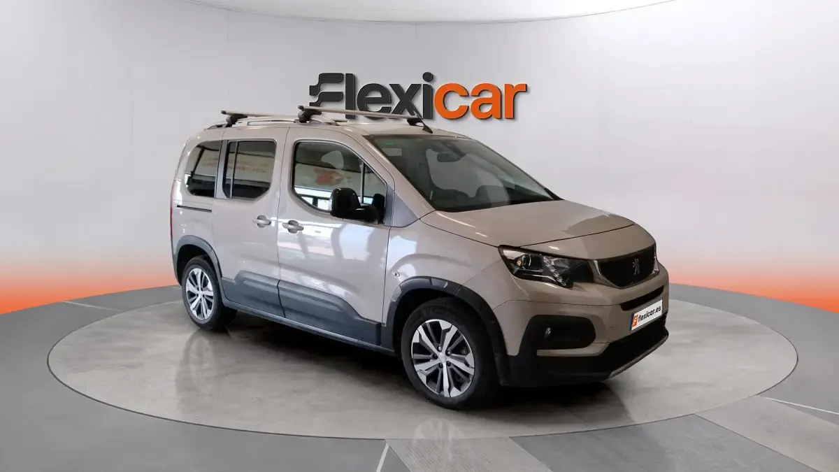 Begagnad Peugeot Rifter Allure 131 HK (96 kW) 2019 Minibuss