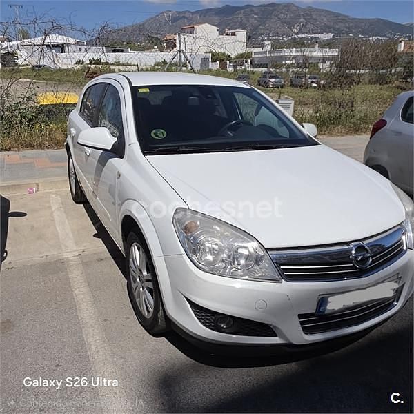 Usado Opel Astra Energy 100 CV (73 kW) 2009 Blanco Berlina