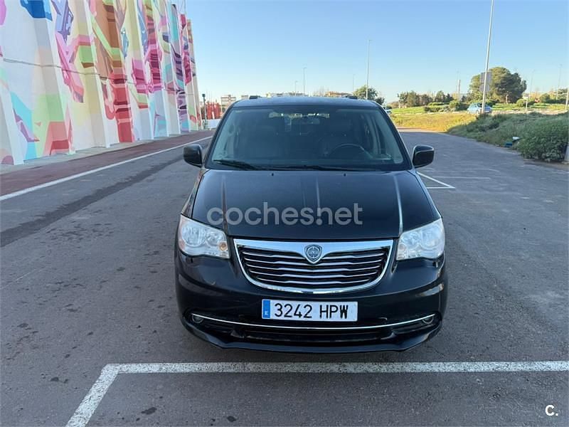 Usado Lancia Voyager Platinum 163 CV (119 kW) 2013 Negro Monovolumen