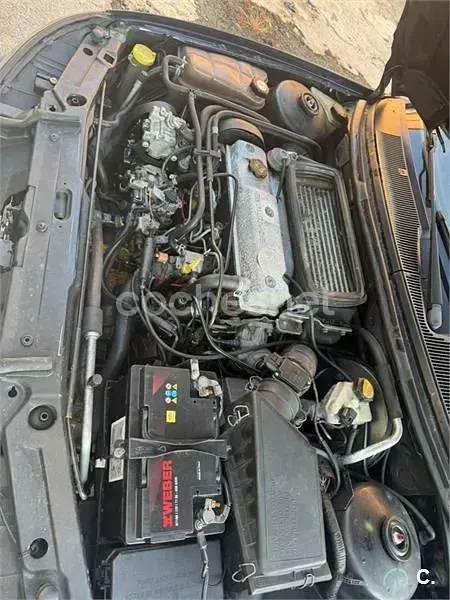 Usado Ford Mondeo Ghia 88 CV (64 kW) 2000 Azul Berlina
