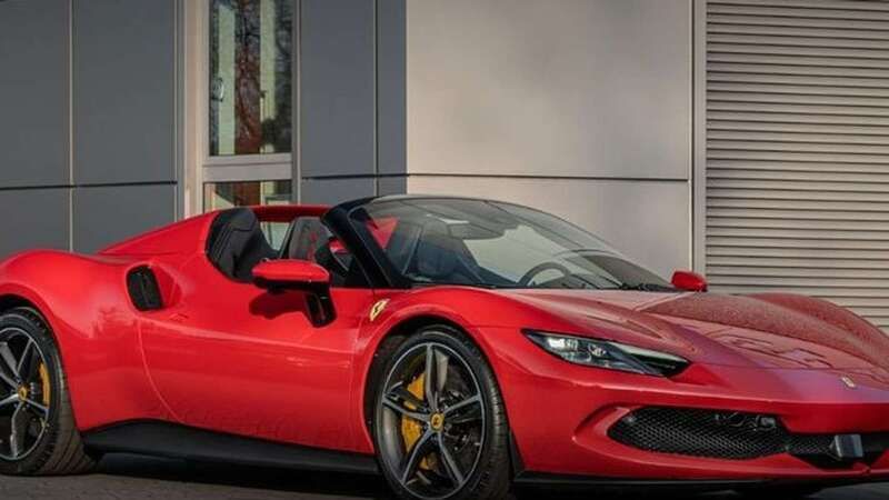 Rojo Nuevo 2024 Ferrari 296 Coupe | 442.900 € - Imagen 1/4