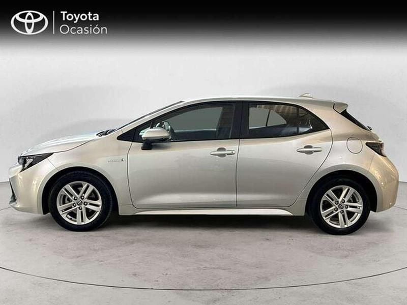 Usado Toyota Corolla Active 122 CV (89 kW) 2021 Plateado Berlina