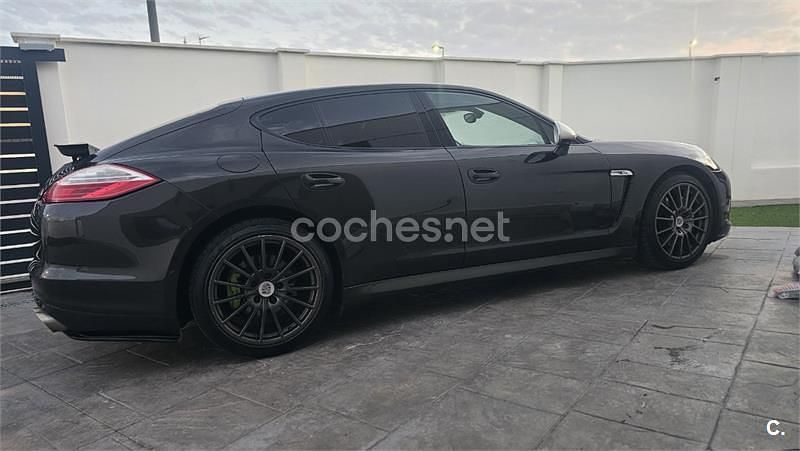 Usado Porsche Panamera 310 CV (228 kW) 2012 Negro Utilitario