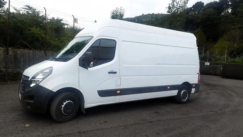 Usado Opel Movano 150 HP (110 kW) 2021 Branco Van