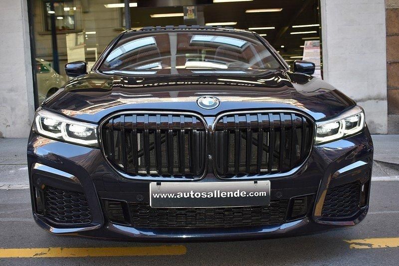 Usado BMW 745e Performance 394 HP (289 kW) 2022 Cinzento Sedan