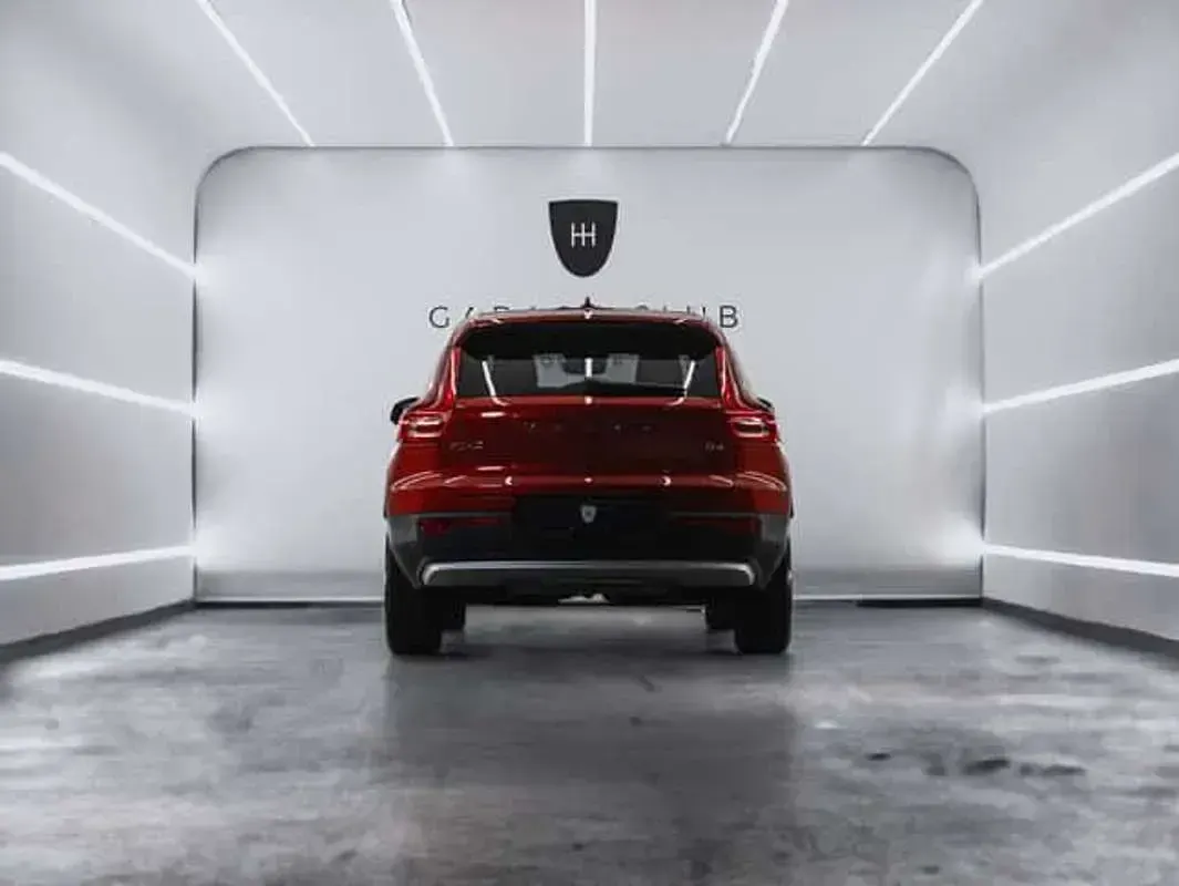 Usado Volvo XC40 Core 197 CV (144 kW) 2024 Rojo SUV