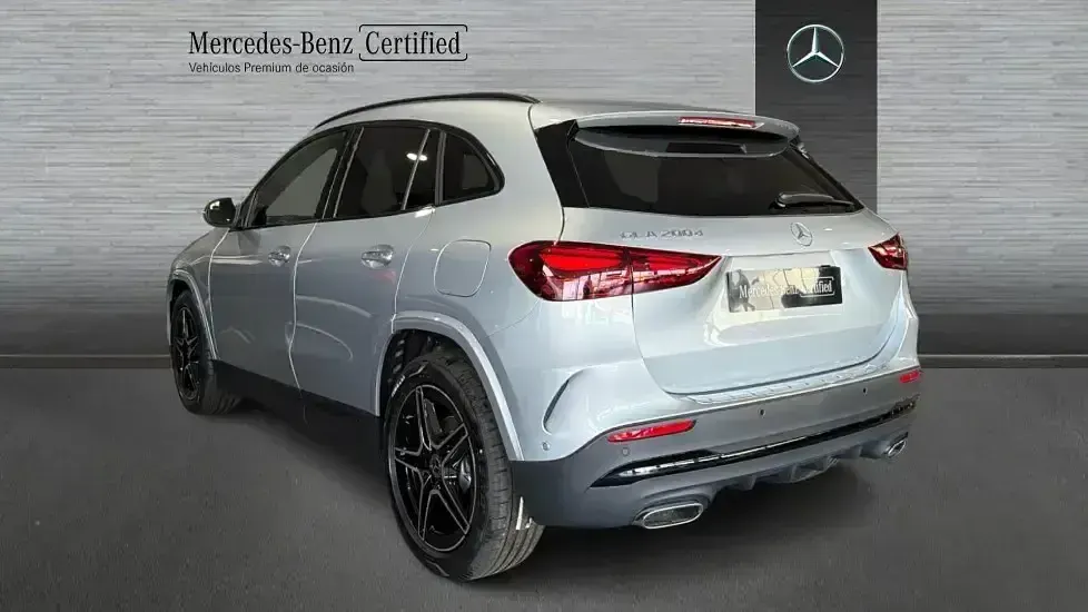 Usado Mercedes GLA200 150 CV (110 kW) 2026 Gris SUV