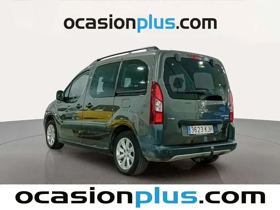 Usado Peugeot TePee 110 CV (80 kW) 2018 Gris Familiar