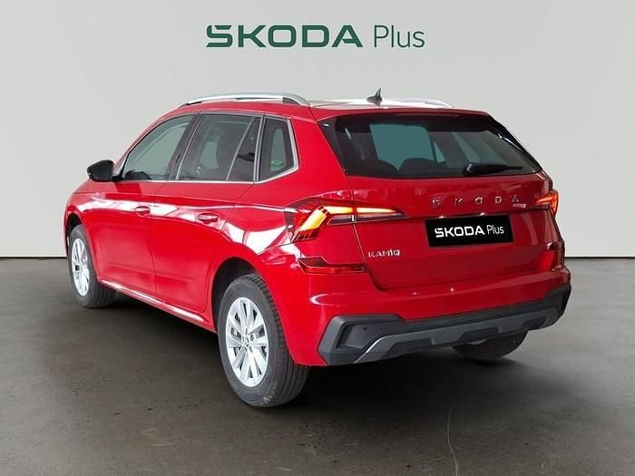 Rojo Usado 2025 Skoda Kamiq Selection SUV | 24.990 € (Un poco caro) - Imagen 1/4