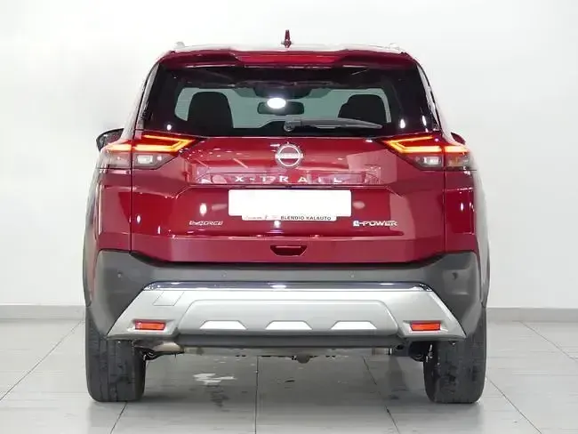 Usado Nissan X-Trail Tekna 213 CV (156 kW) 2023 Rojo SUV