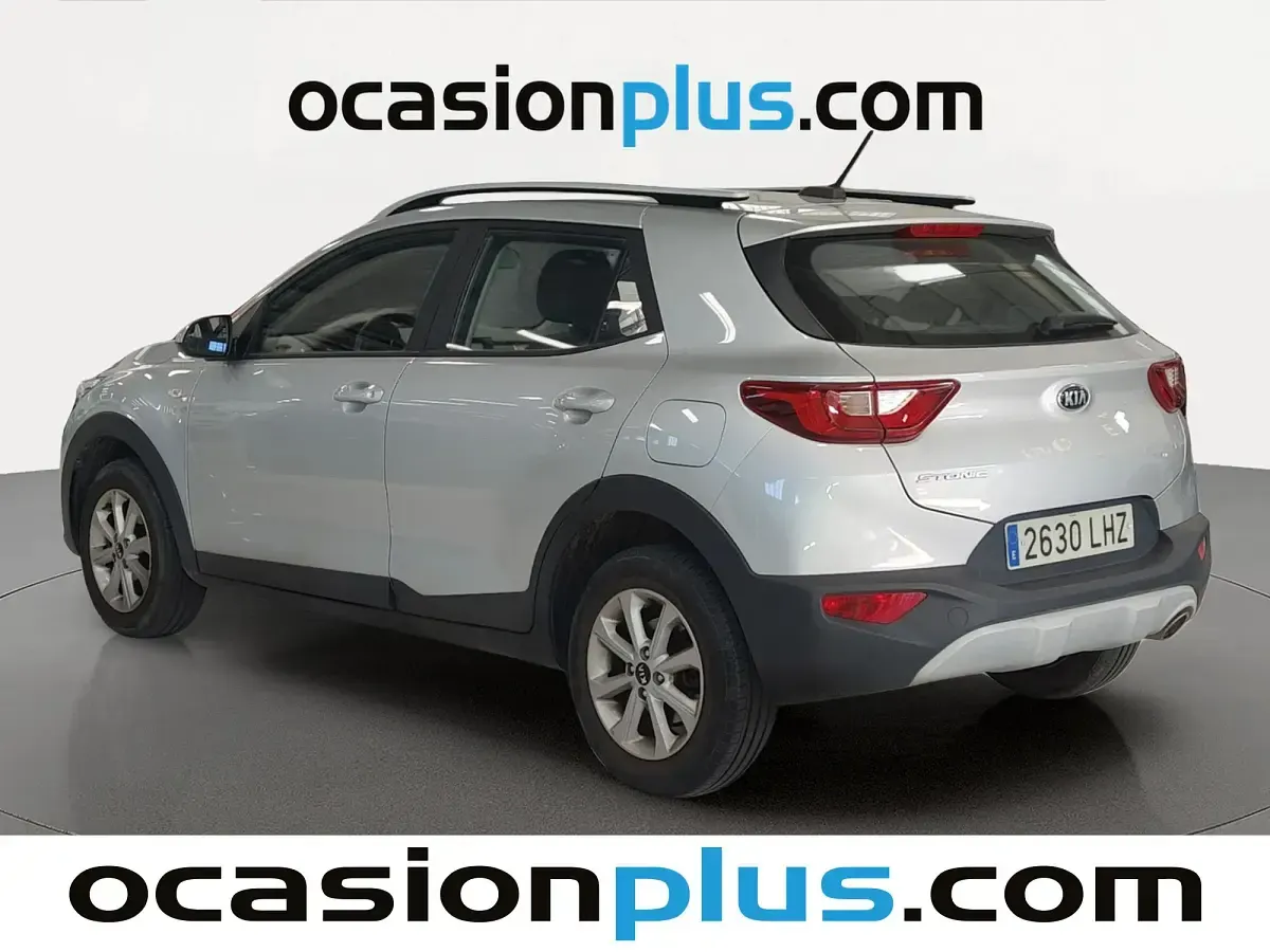 Usado Kia Stonic 84 CV (61 kW) 2020 Gris plata SUV