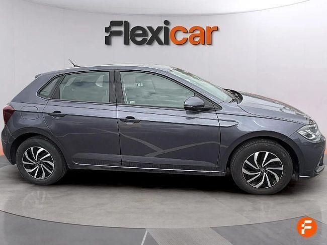 Usado VW Polo Life 95 CV (69 kW) 2024 Gris / plata Berlina