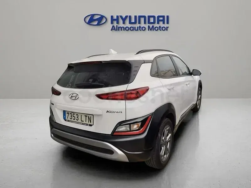 Usado Hyundai Kona 120 CV (88 kW) 2021 Blanco SUV