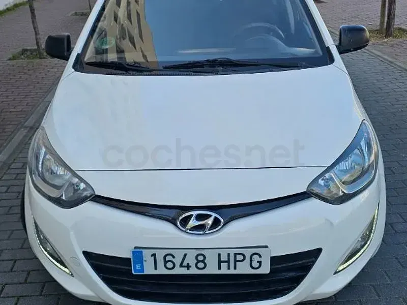 Usado Hyundai i20 85 CV (62 kW) 2013 Blanco Utilitario