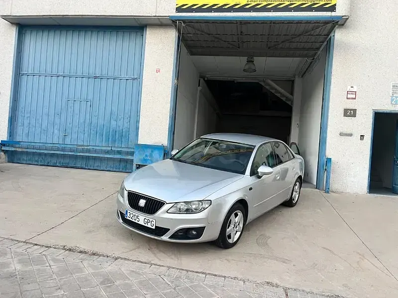 Usado Seat Exeo Sport 143 CV (105 kW) 2011 Beige Berlina