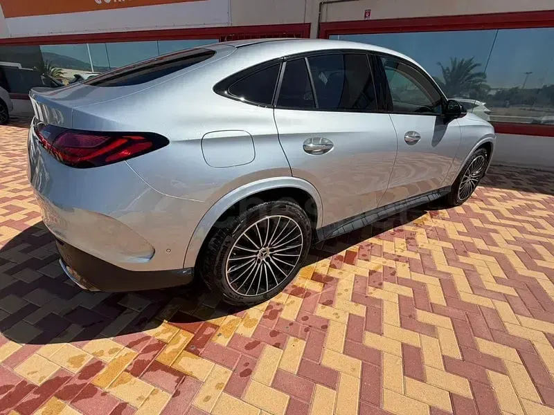 Usado Mercedes GLC300 269 CV (197 kW) 2024 Gris / plata SUV