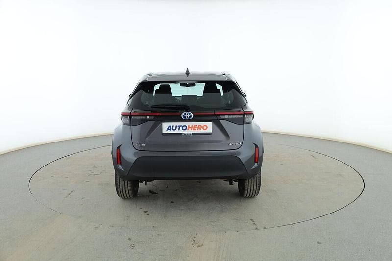 Usado Toyota Yaris Cross Active 116 CV (85 kW) 2022 Gris SUV