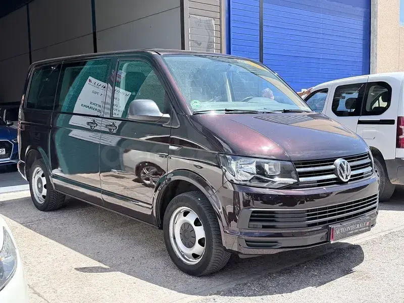 Usado VW Multivan 150 CV (110 kW) 2018 Violeta / lila Monovolumen