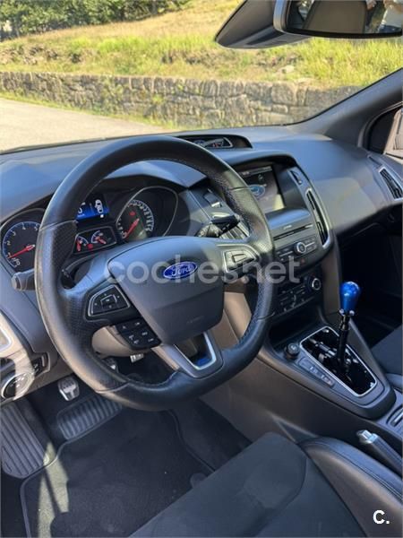 Usado Ford Focus RS 350 CV (257 kW) 2016 Negro Berlina