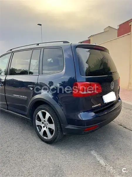 Usado VW Touran Advance 140 CV (102 kW) 2012 Azul Monovolumen