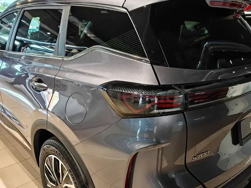 Nuevo Ebro s700 Luxury 224 CV (164 kW) 2026 Gris / plata SUV