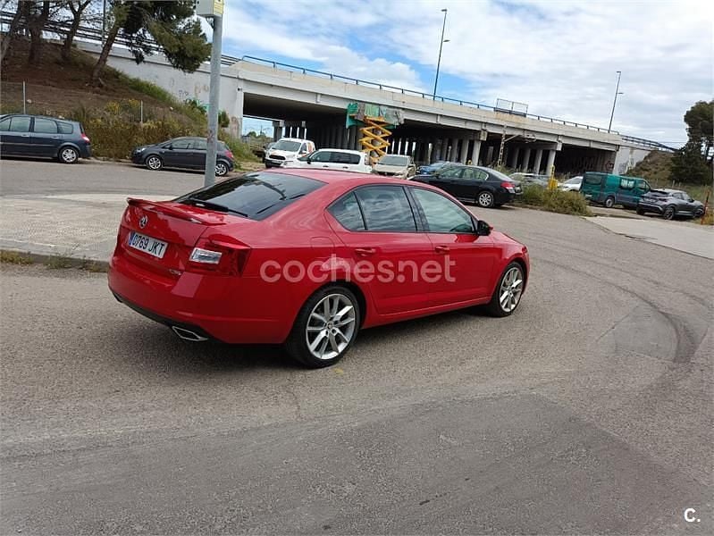 Usado Skoda Octavia RS 184 CV (135 kW) 2015 Rojo Utilitario