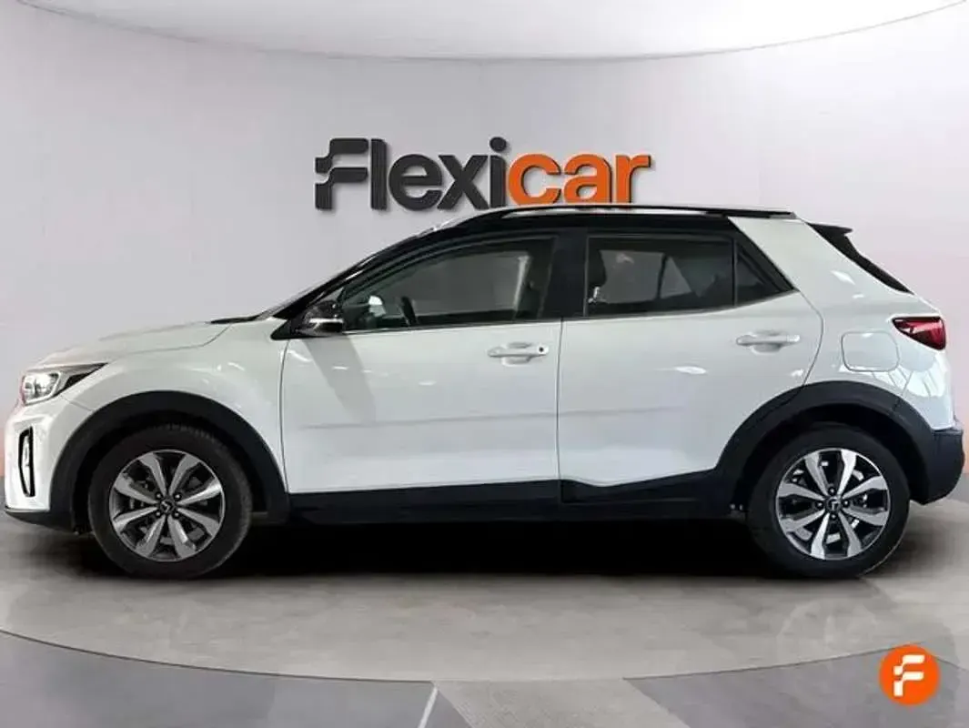Usado Kia Stonic 120 CV (88 kW) 2021 Blanco SUV